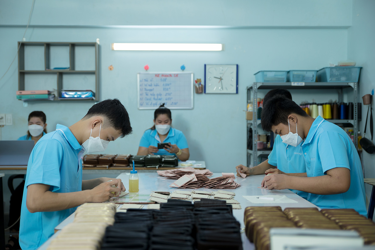 Xưởng may ví da quận 12